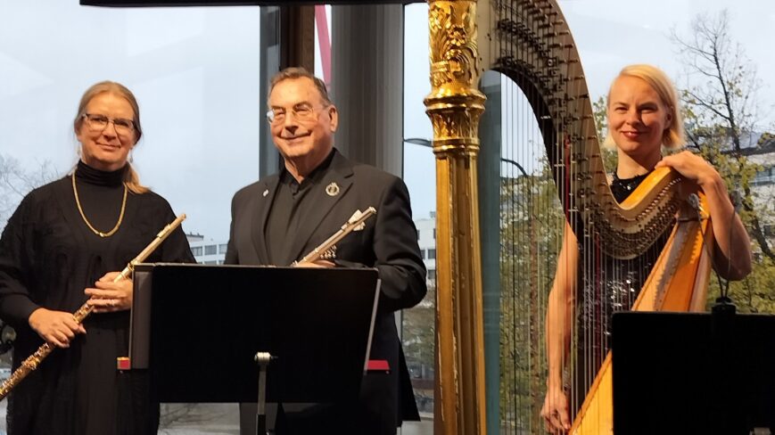 Kuvassa Kamariyhtye Dux.